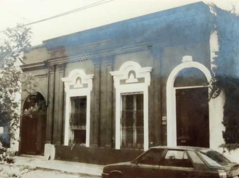 Raul Alfonsin: historia, arquitectura e identidad
